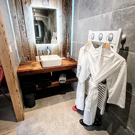 Chez Lucienne, Jacuzzi Et Sauna